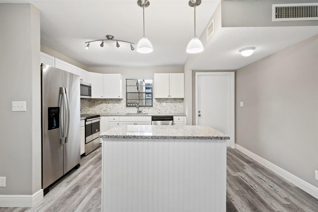 TWIN LAKES SOUTH & TOWN VILLAS CONDO - Residential