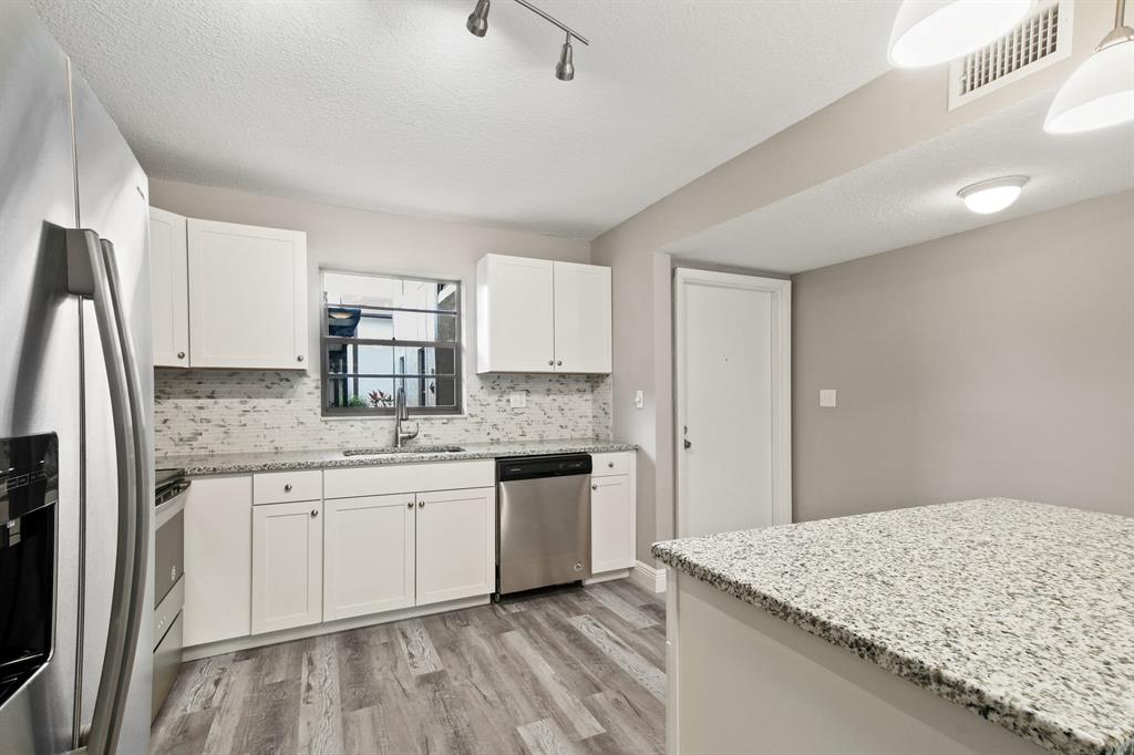 TWIN LAKES SOUTH & TOWN VILLAS CONDO - Residential