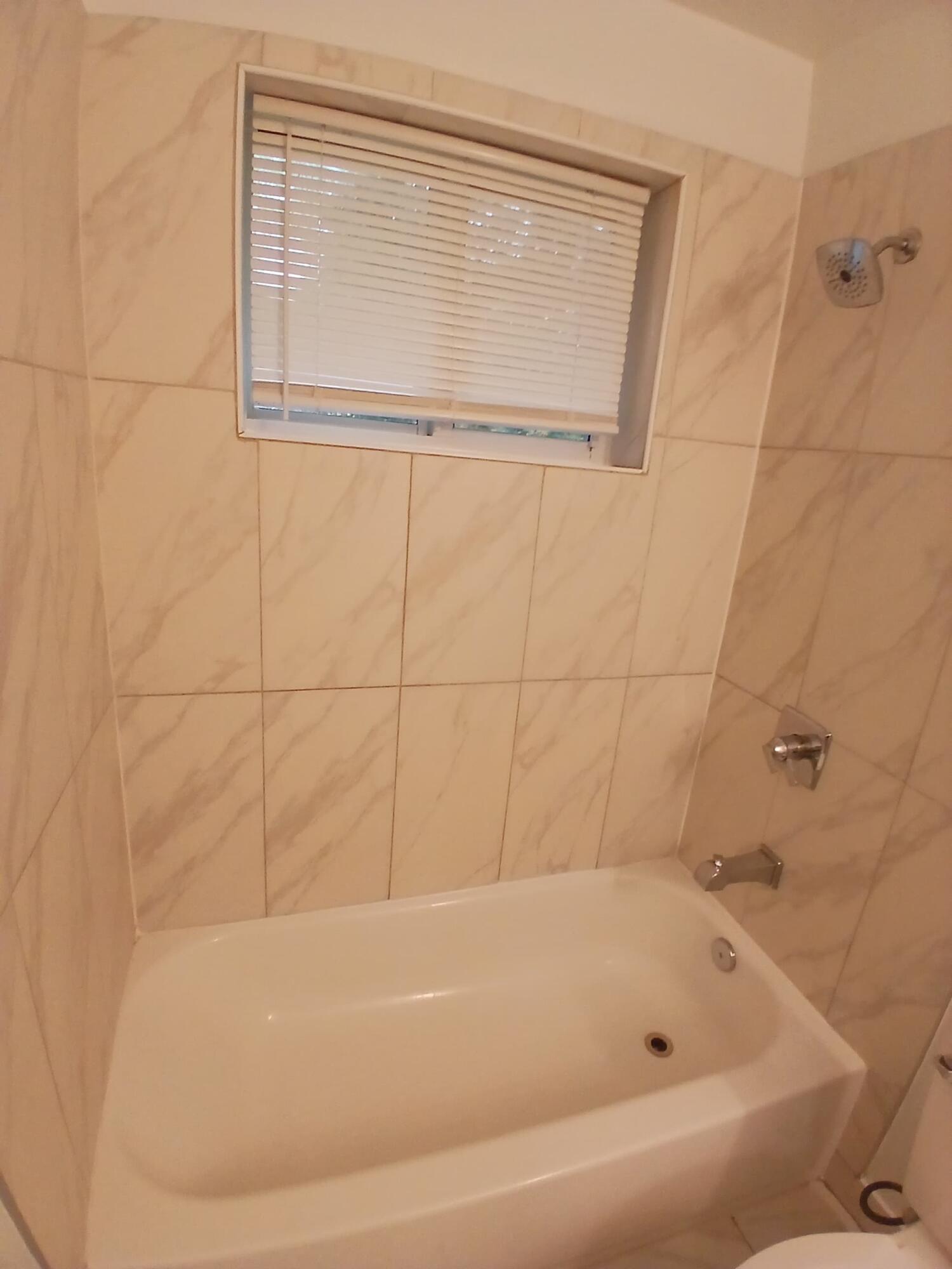 ARCH CREEK ESTS - Residential Lease