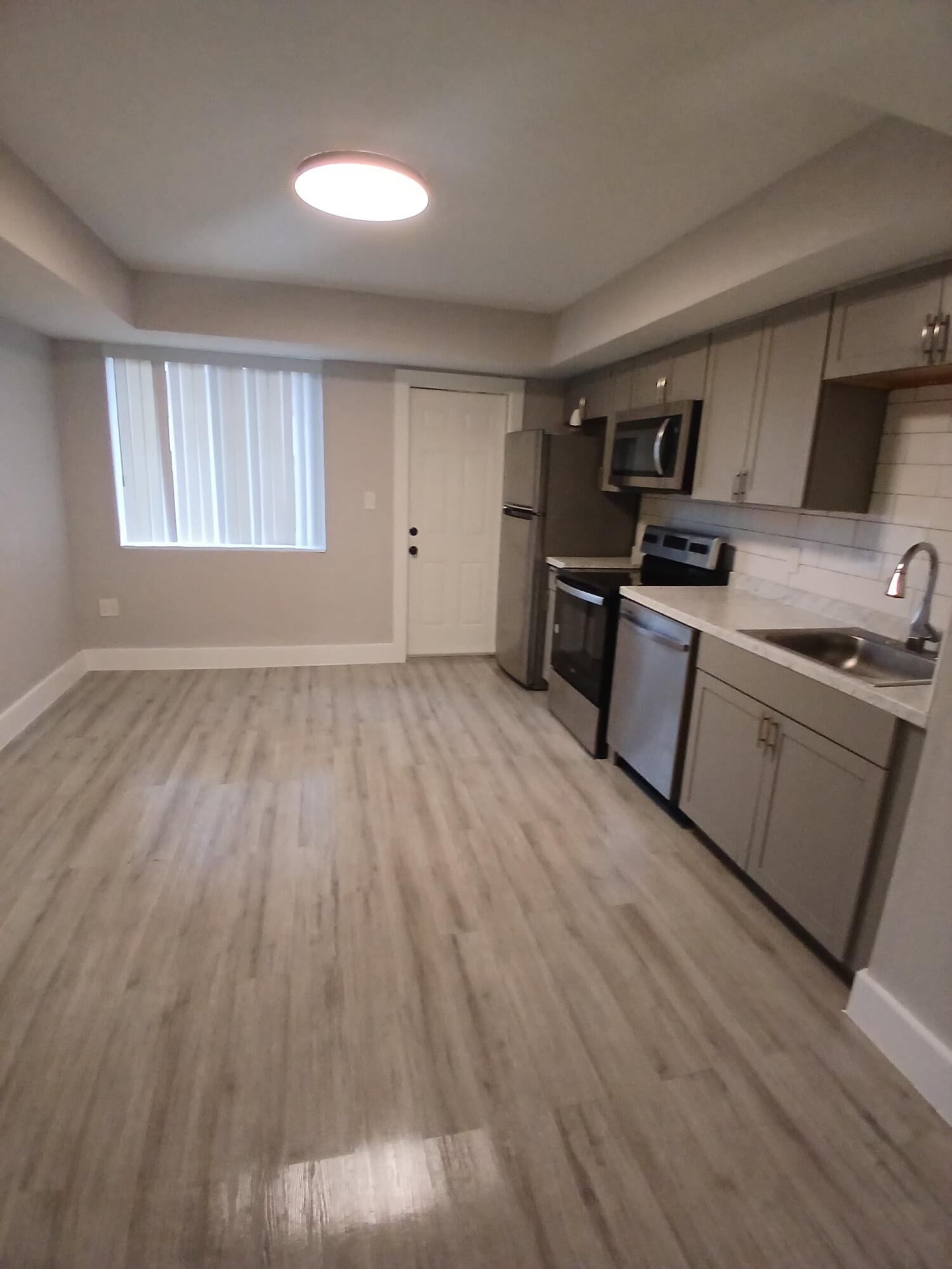 ARCH CREEK ESTS - Residential Lease