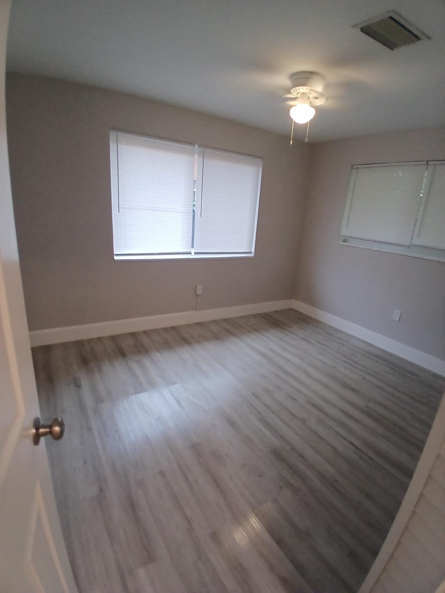 ARCH CREEK ESTS - Residential Lease