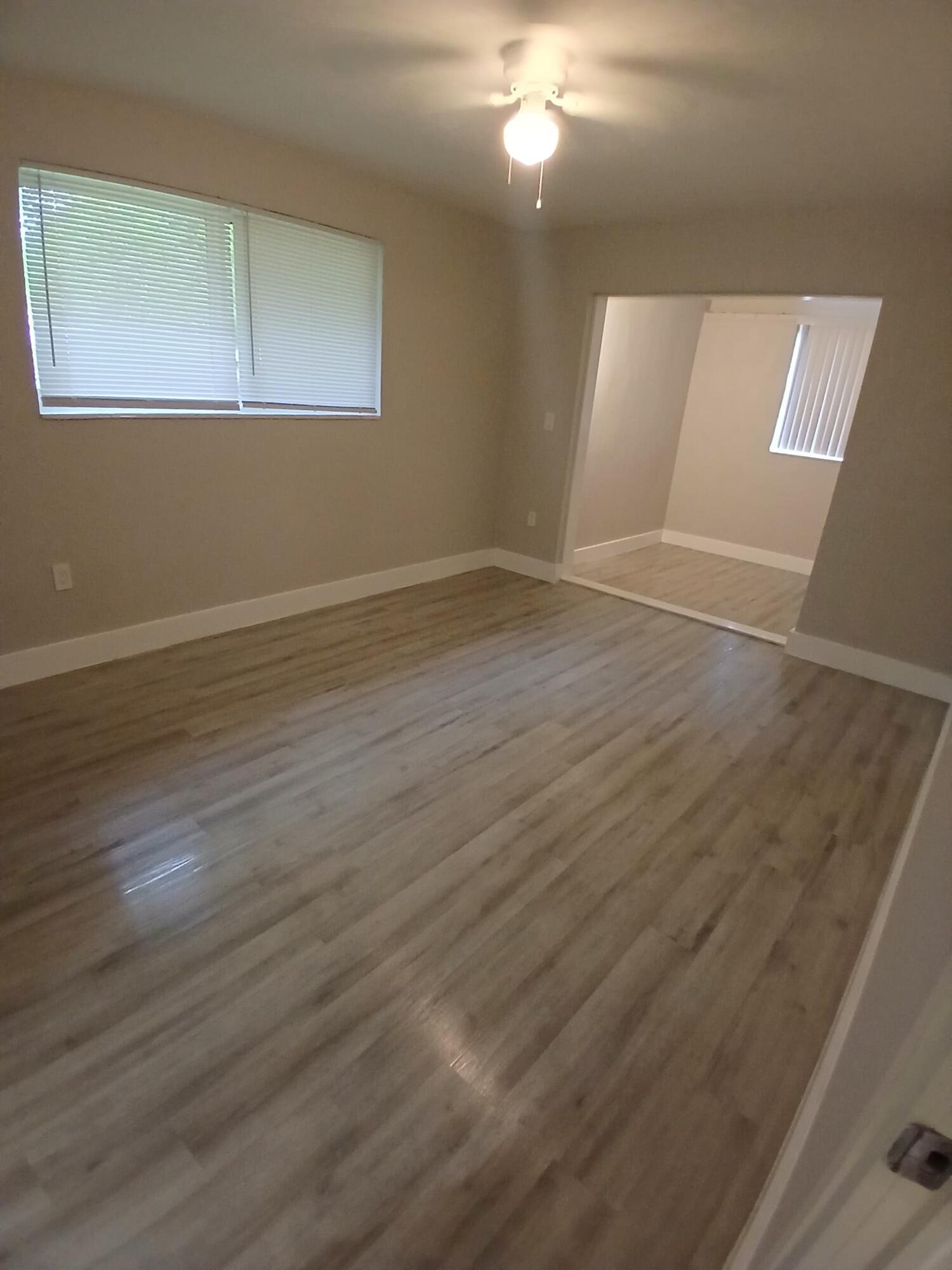 ARCH CREEK ESTS - Residential Lease