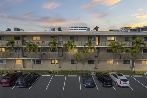 Condominium in South Palm Beach FL 3605 Ocean Boulevard Blvd.jpg