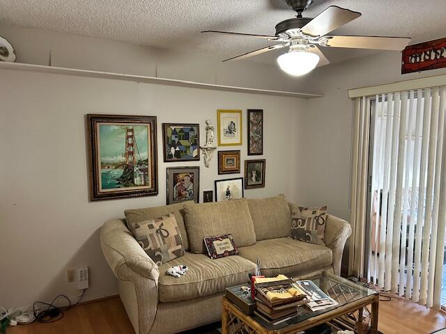 WHISPER WALK -PARKLANE - Residential