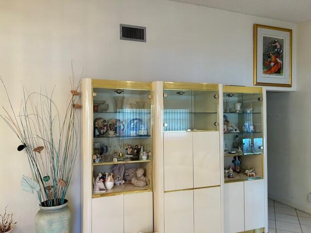 WHISPER WALK -PARKLANE - Residential