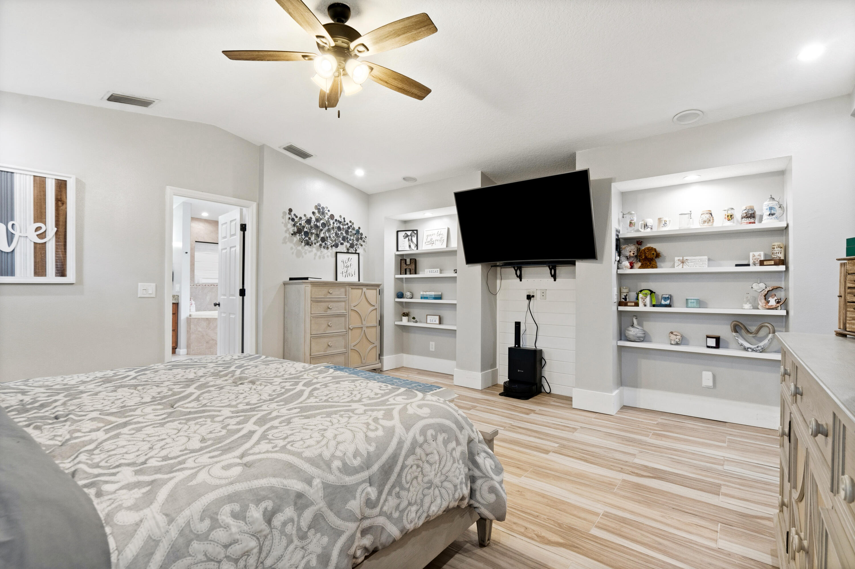 THE WOODLANDS - Residential