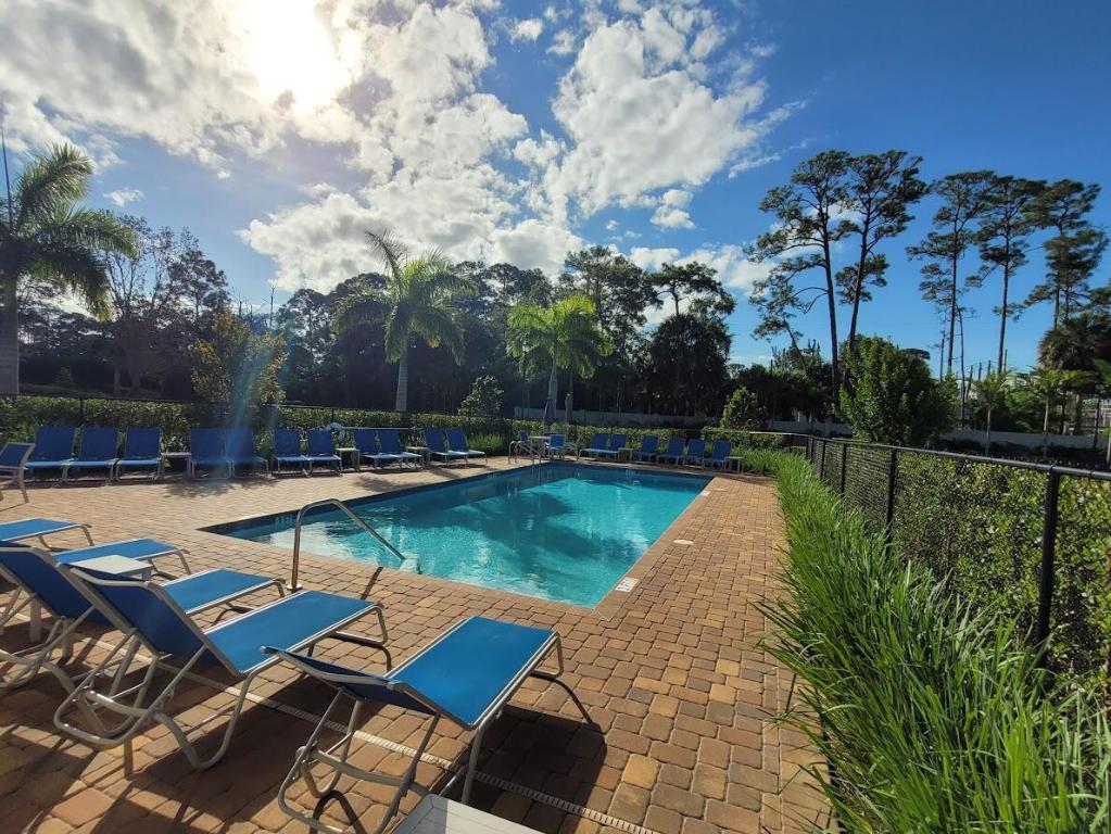 Pointe of Woods - Residential Lease