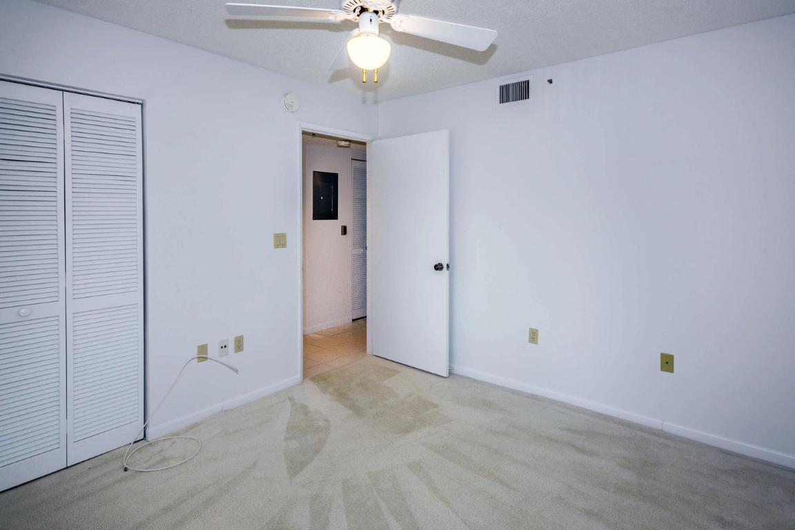 HUNTINGTON POINTE - Residential Lease