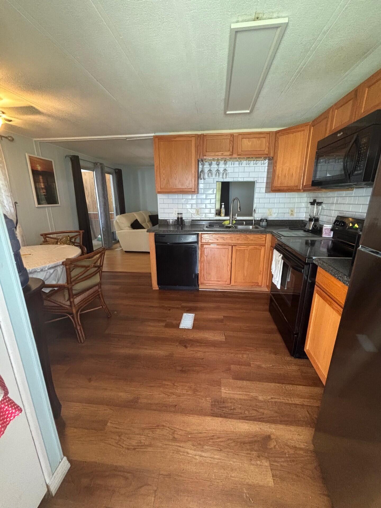 1807 Mariner Place, Deerfield Beach, FL, 33442/$35,000 4 1807 Mariner Place