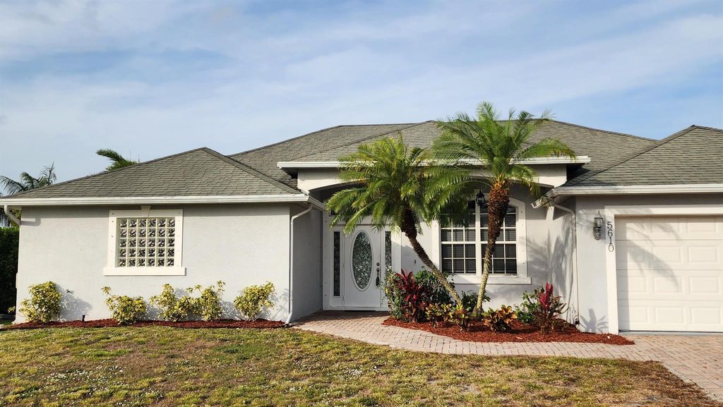 Photo of 5610 NW North Crisona Circle, Port St Lucie, FL 34986 (MLS # R11071669)