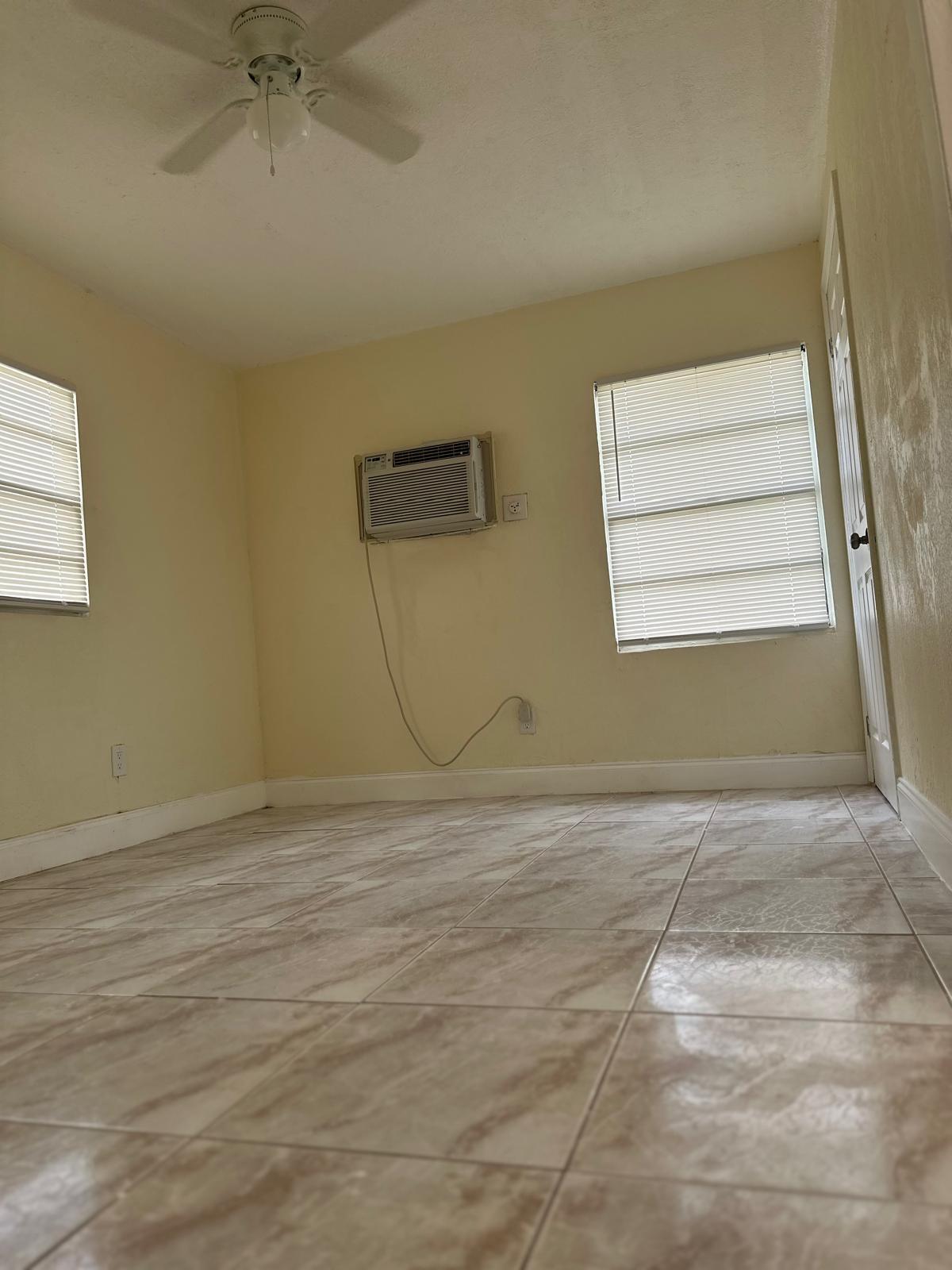 BOYNTON HILLS - Residential