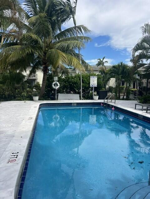 643 Kensington Place 643, Wilton Manors, FL, 33305/$495,000 4 643 Kensington Place 643