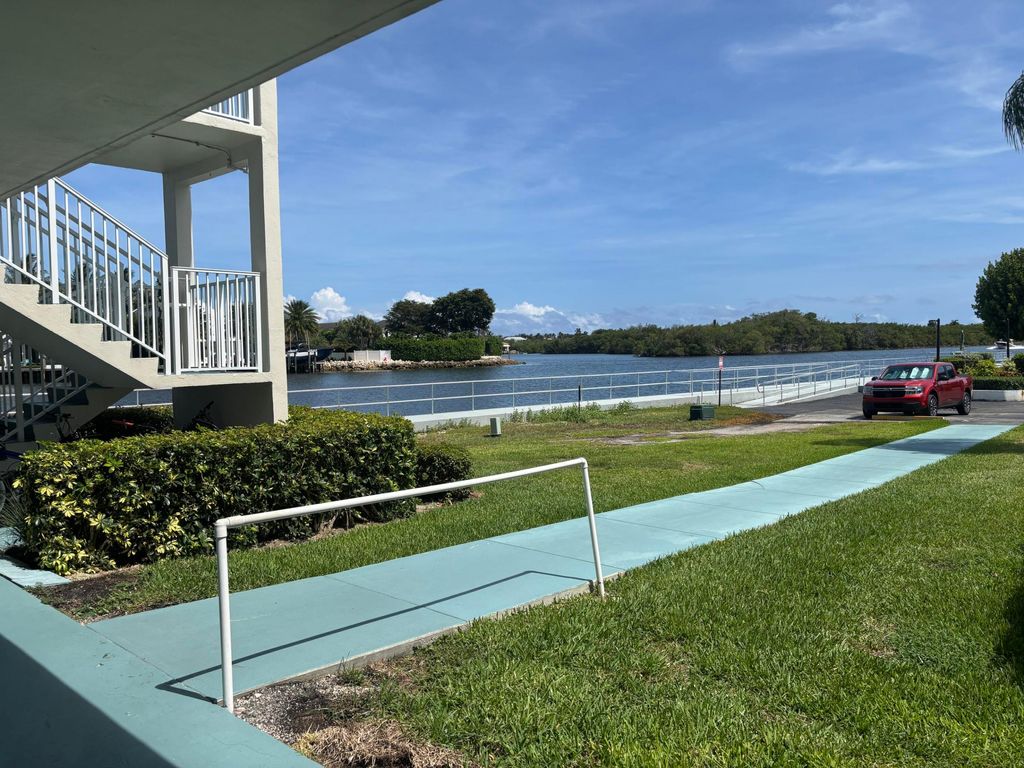 Photo of 170 E Horizon Street E #110, Boynton Beach, FL 33435 (MLS # B26026787)