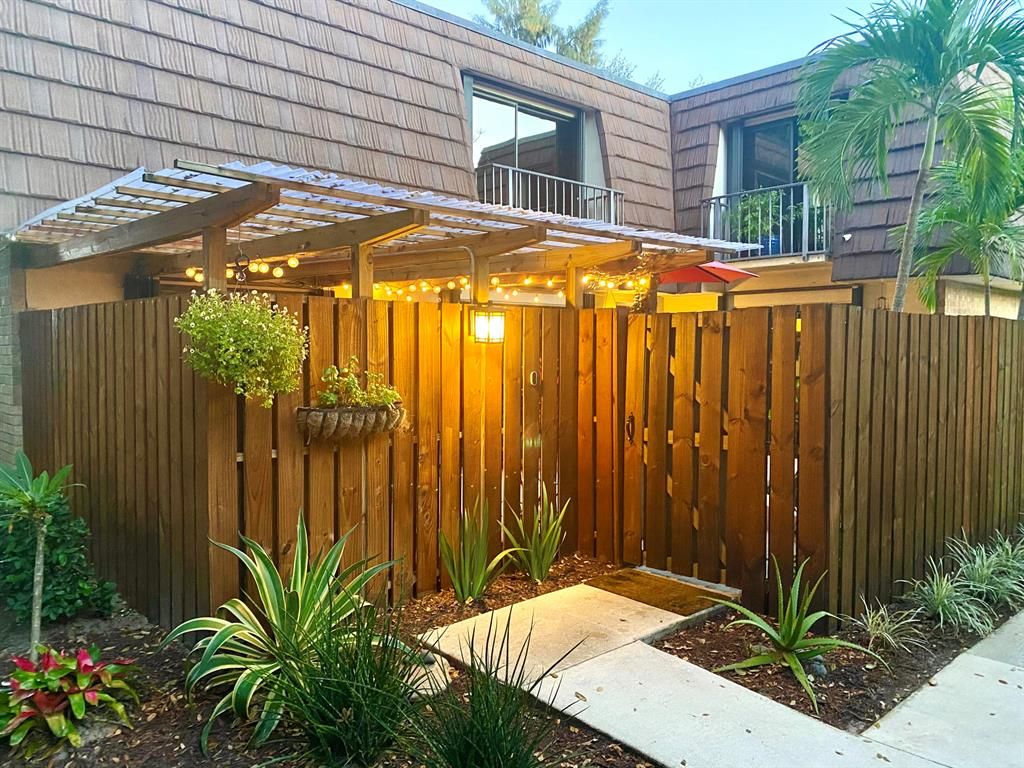 Photo of 617 6th Lane, Palm Beach Gardens, FL 33418 (MLS # R10675542)