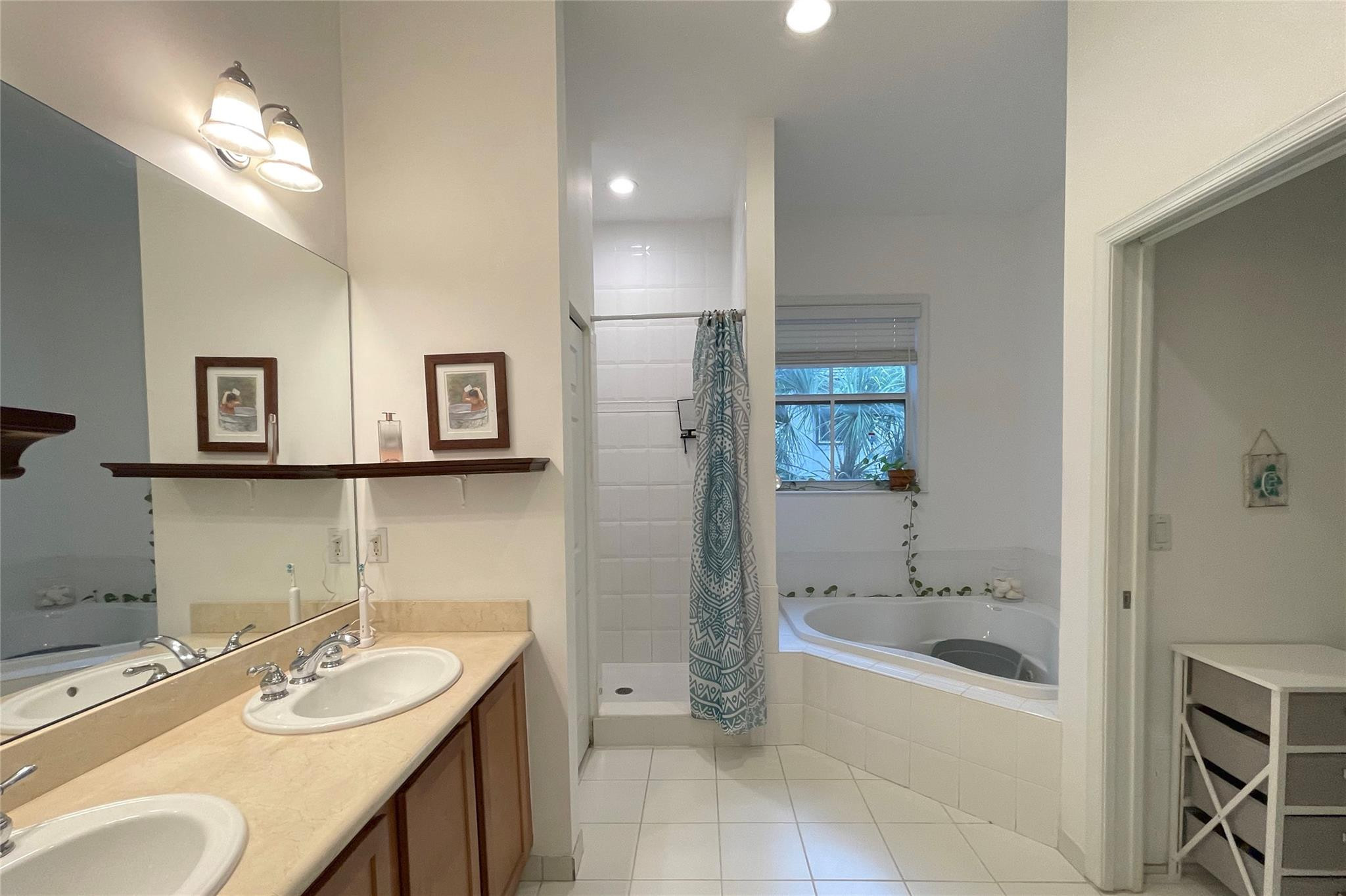 OAK HAMMOCK - Residential