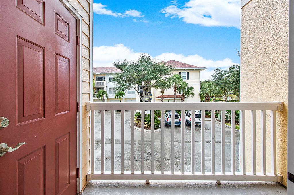 SOMERSET AT ABACOA CONDO - Residential