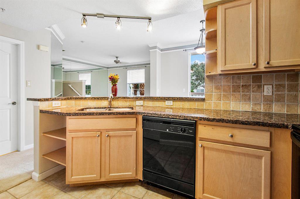 SOMERSET AT ABACOA CONDO - Residential