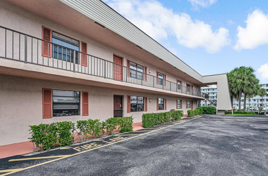 Photo of 135 Shore Court #203, North Palm Beach, FL 33408 (MLS # R11118143)