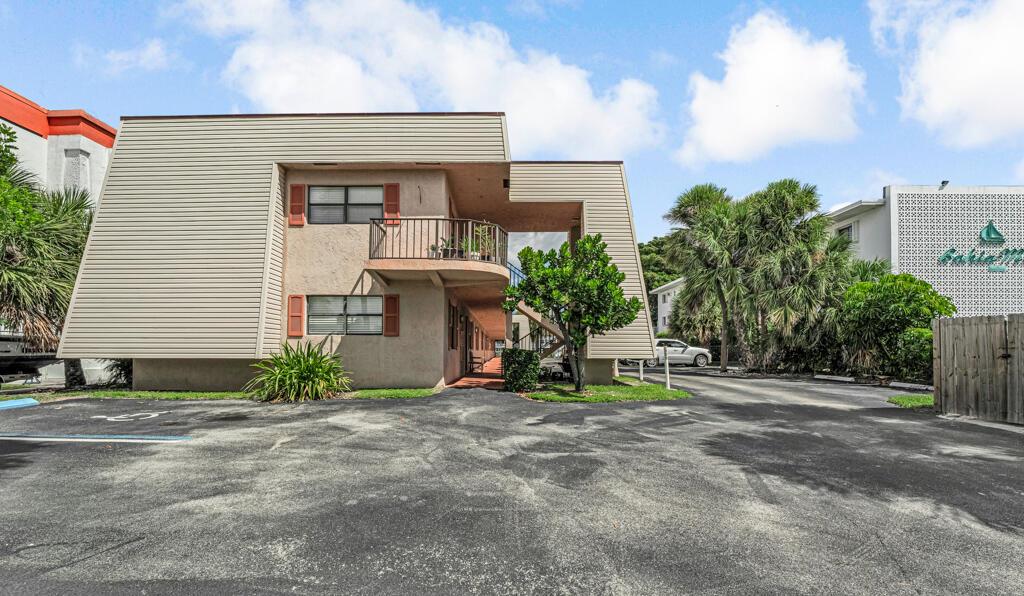 ONE THIRTY FIVE SHORE COU - Residential Lease