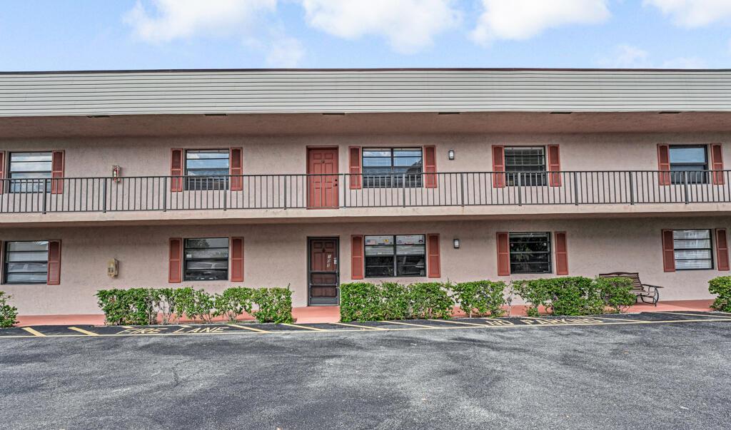 ONE THIRTY FIVE SHORE COU - Residential Lease
