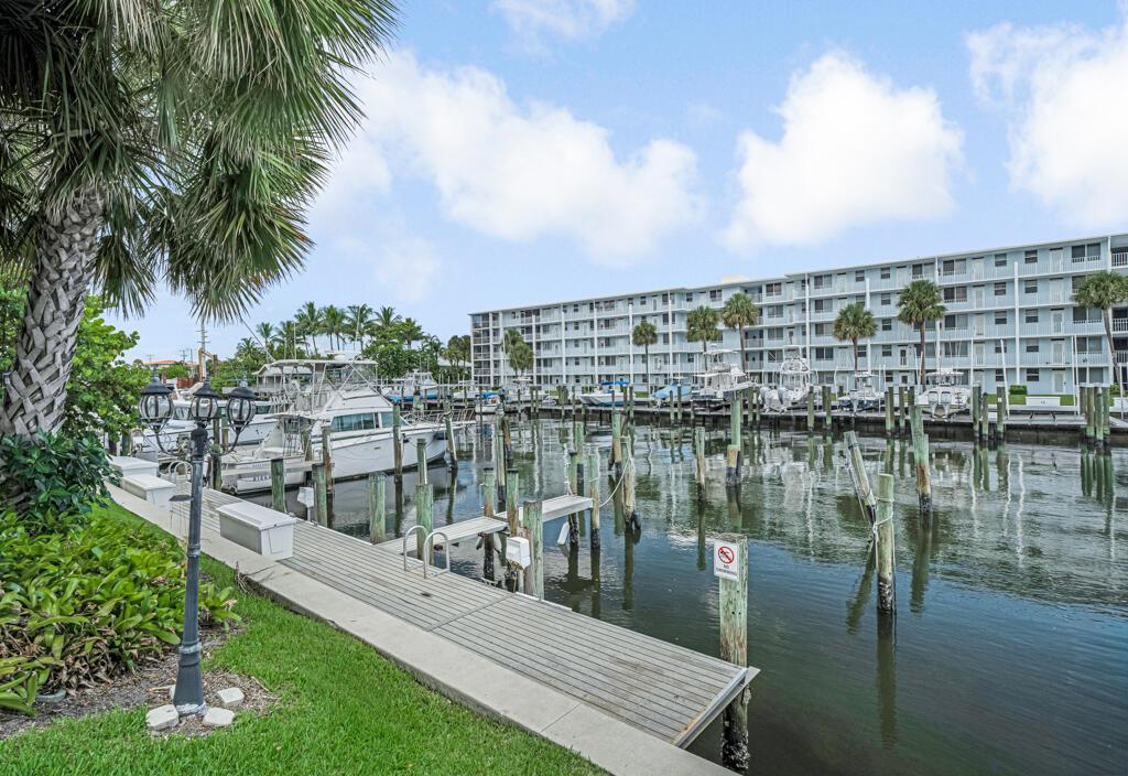 ONE THIRTY FIVE SHORE COU - Residential Lease