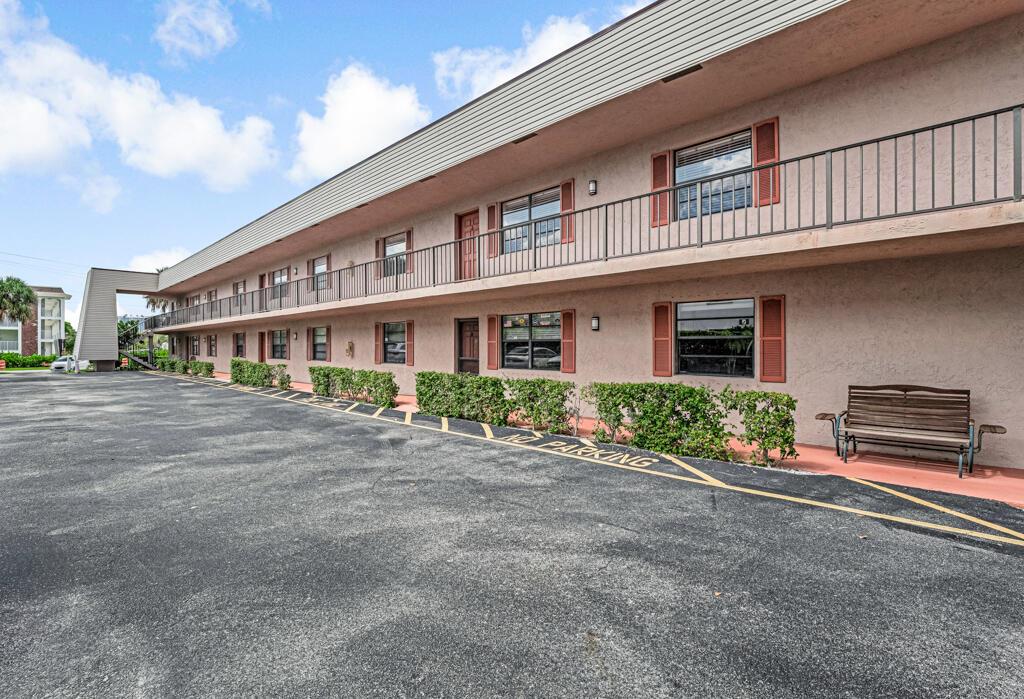 ONE THIRTY FIVE SHORE COU - Residential Lease