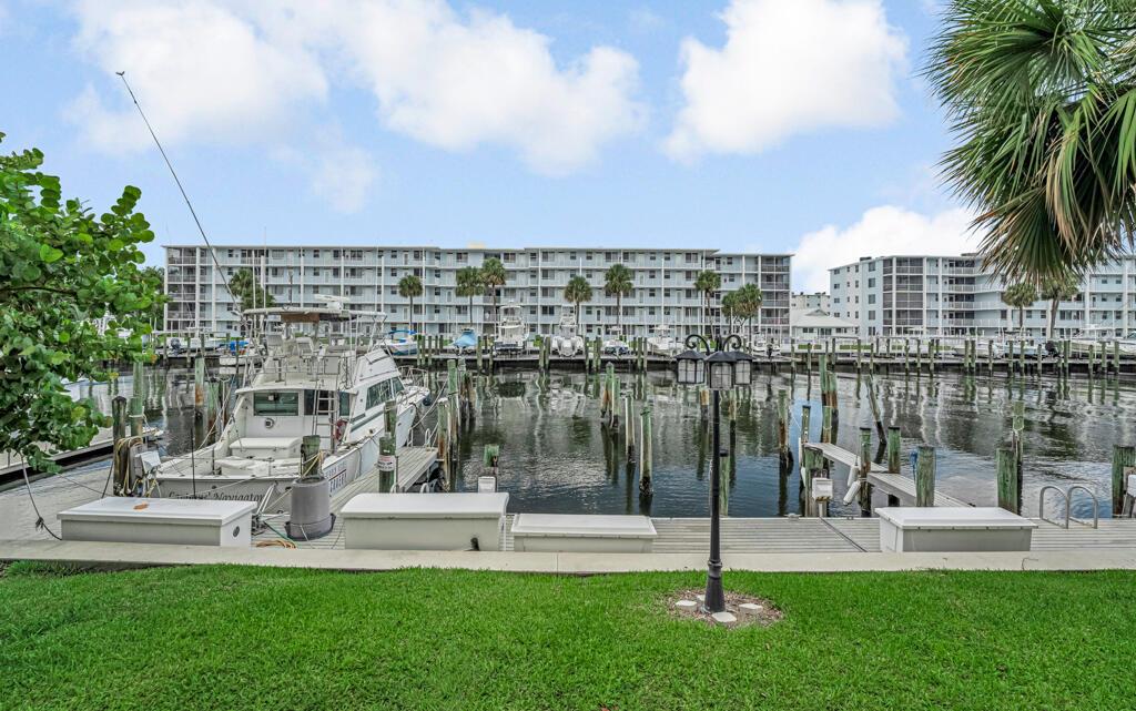 ONE THIRTY FIVE SHORE COU - Residential Lease