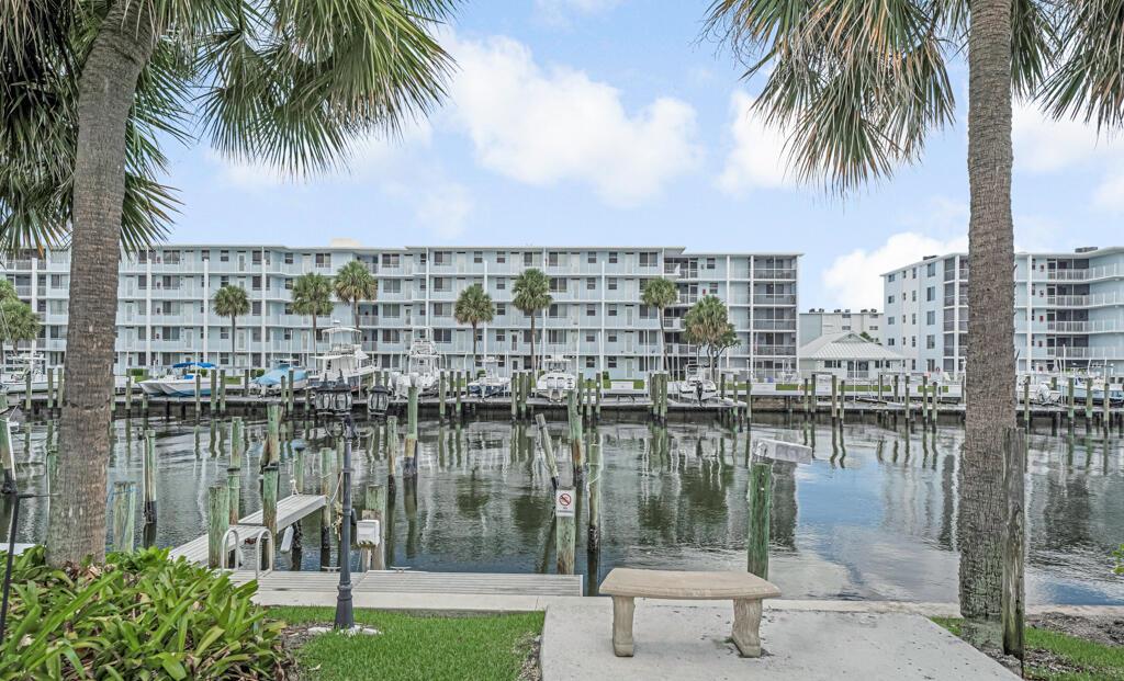 ONE THIRTY FIVE SHORE COU - Residential Lease