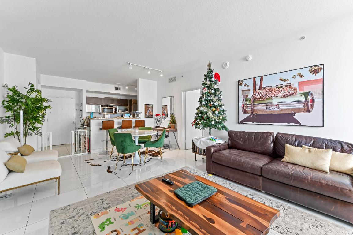 CITYPLACE SOUTH TOWER CONDO - Residential Lease