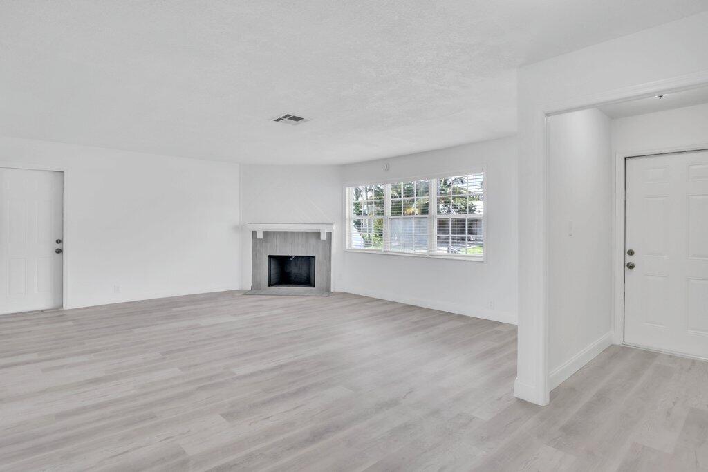 SANDY RIDGE - Residential Lease