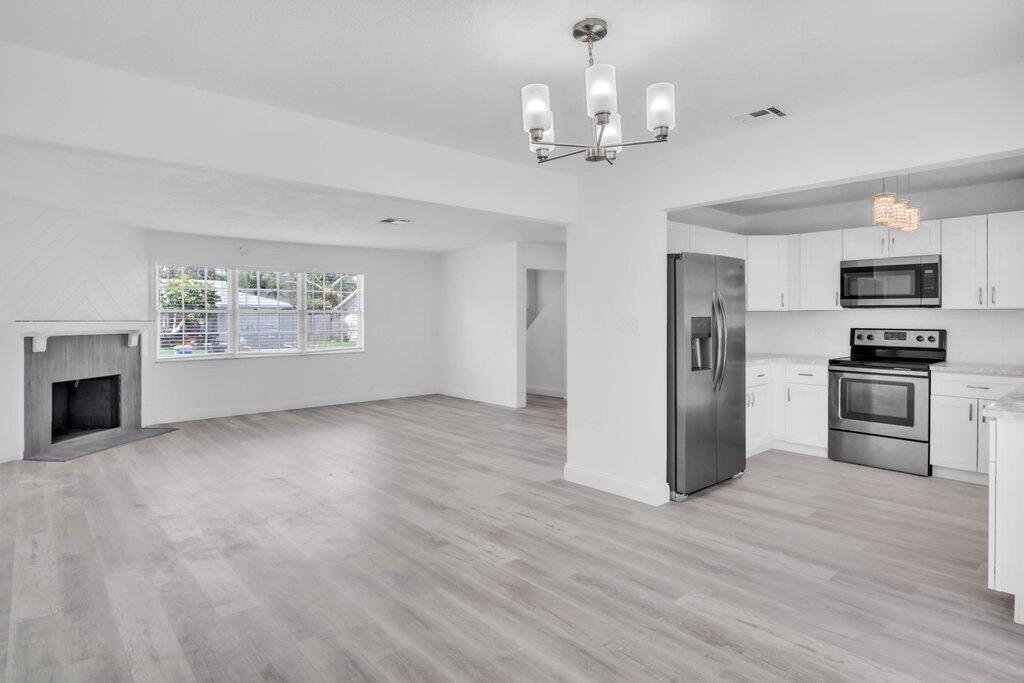 SANDY RIDGE - Residential Lease