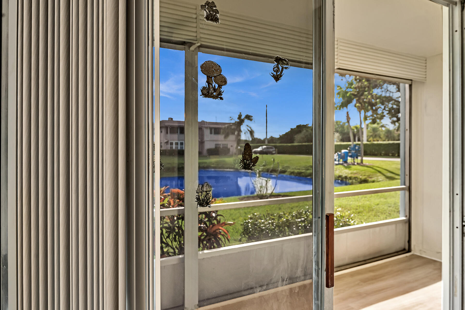 KINGS POINT SAXONY CONDOS - Residential