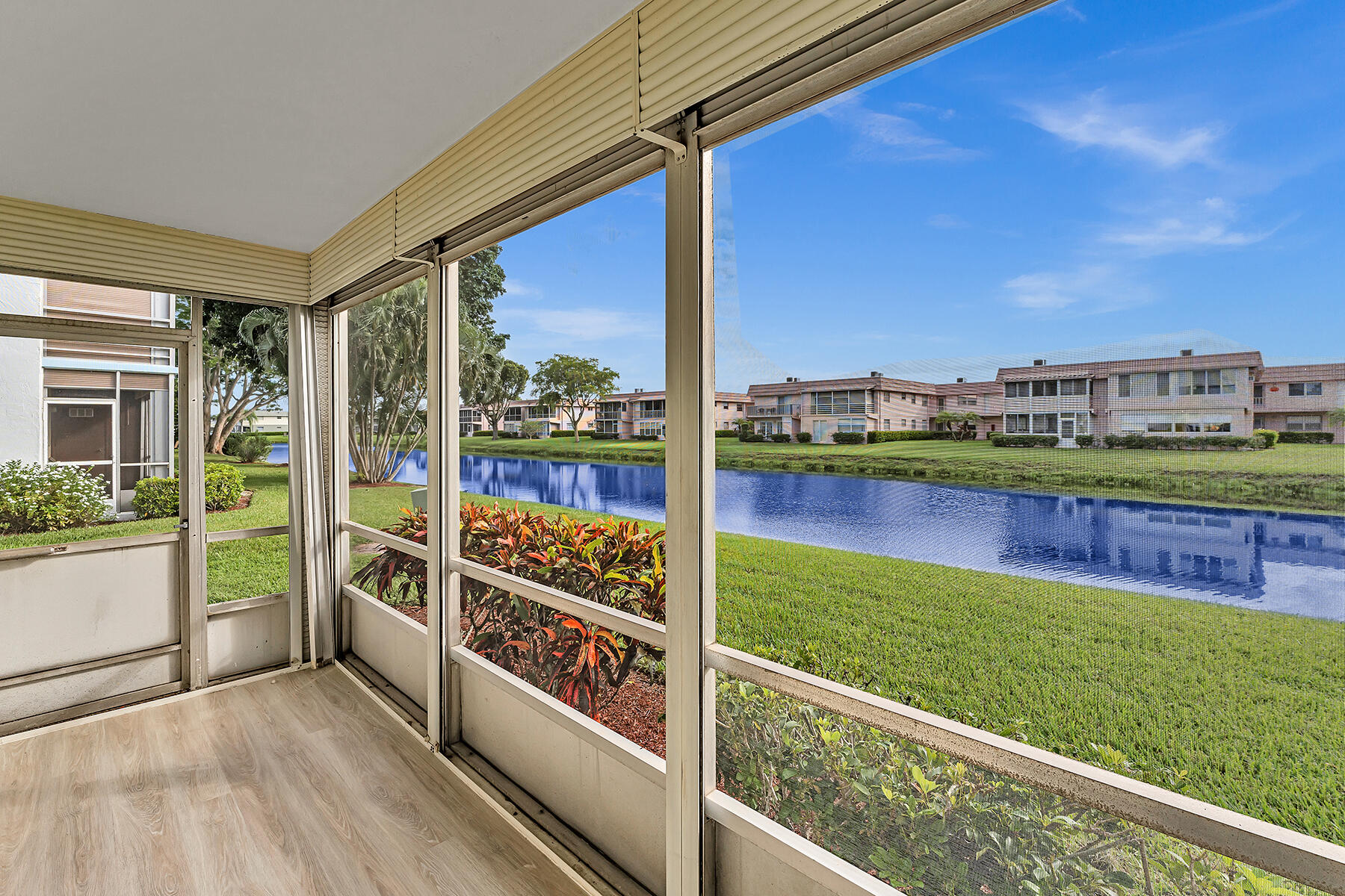 KINGS POINT SAXONY CONDOS - Residential