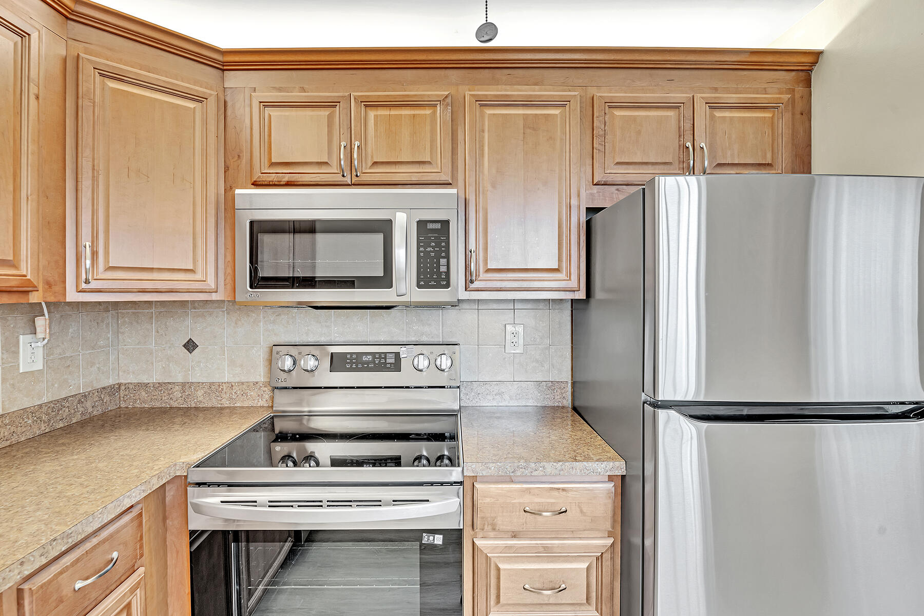 KINGS POINT SAXONY CONDOS - Residential