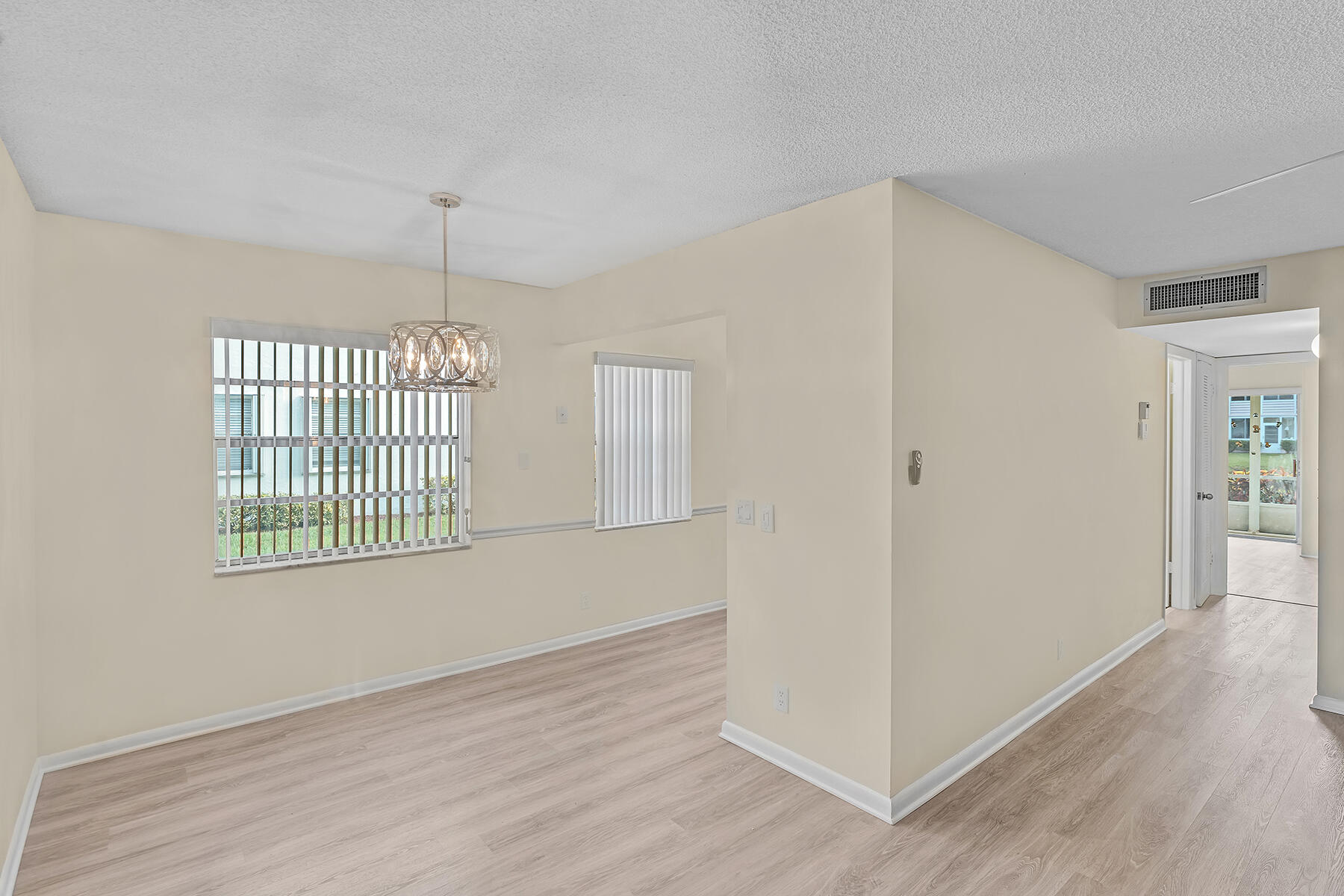 KINGS POINT SAXONY CONDOS - Residential