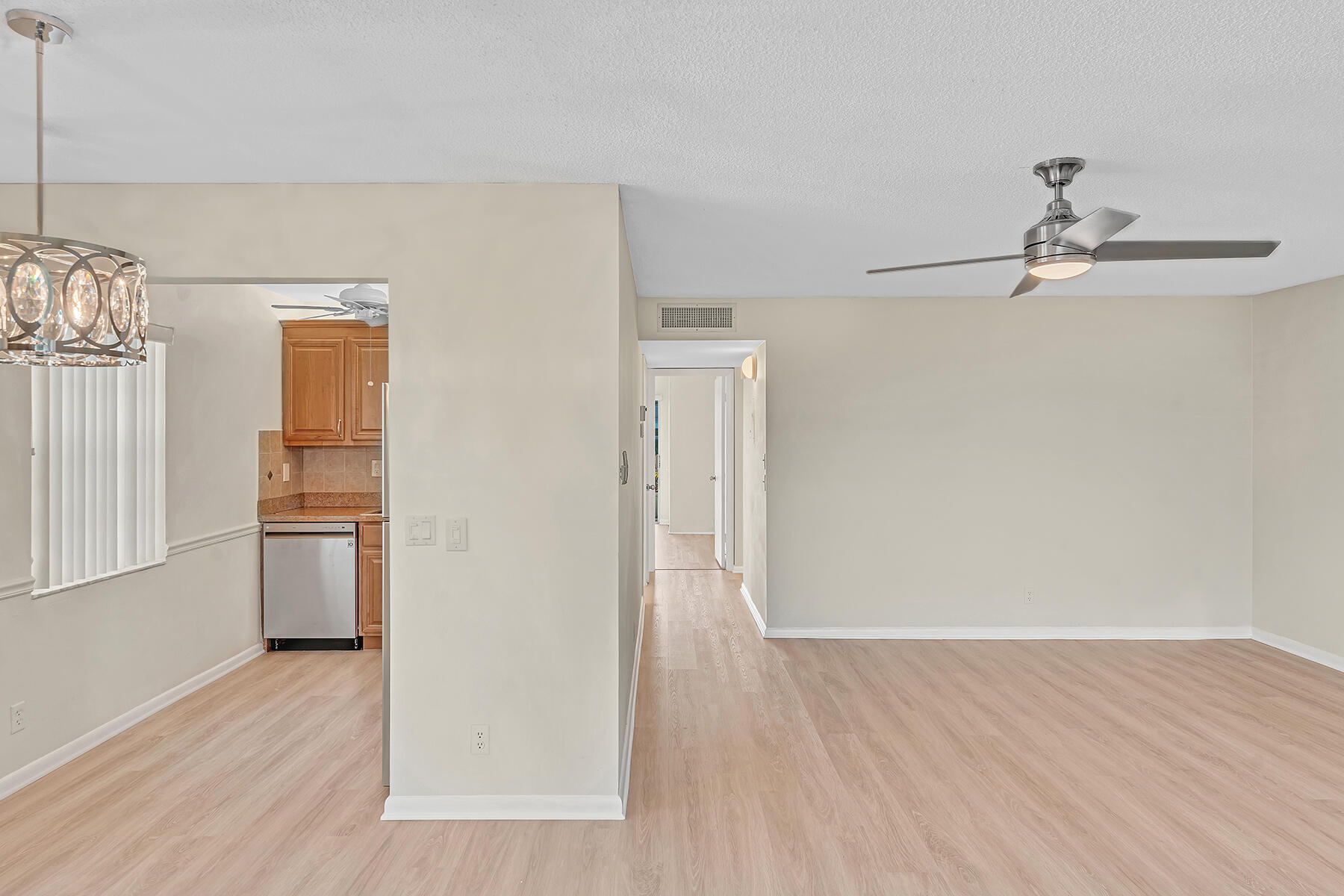 KINGS POINT SAXONY CONDOS - Residential