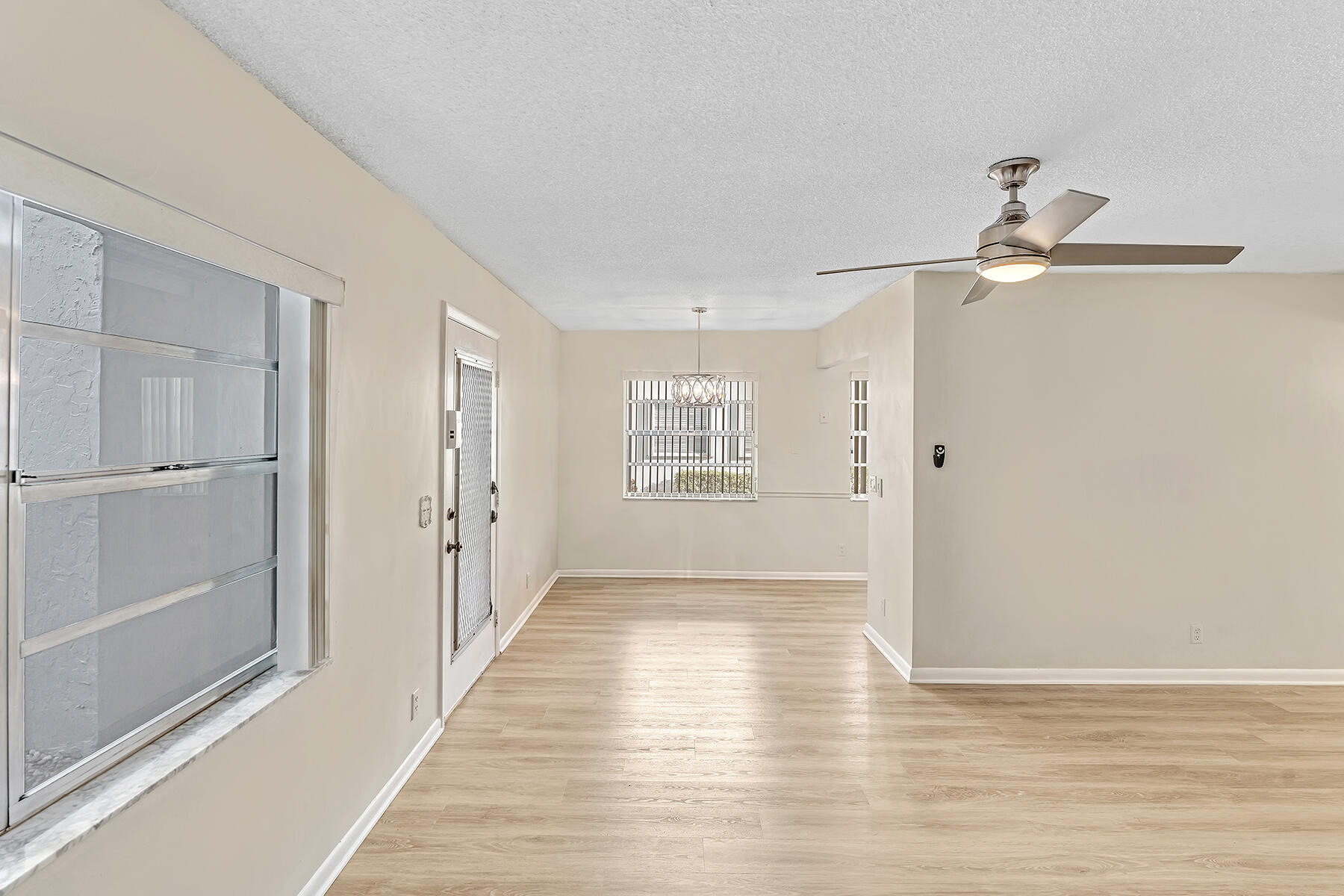 KINGS POINT SAXONY CONDOS - Residential