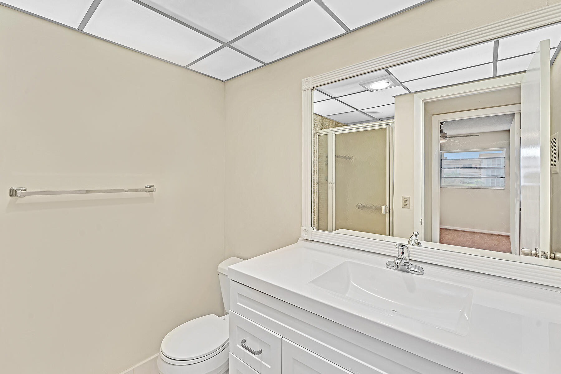 KINGS POINT SAXONY CONDOS - Residential