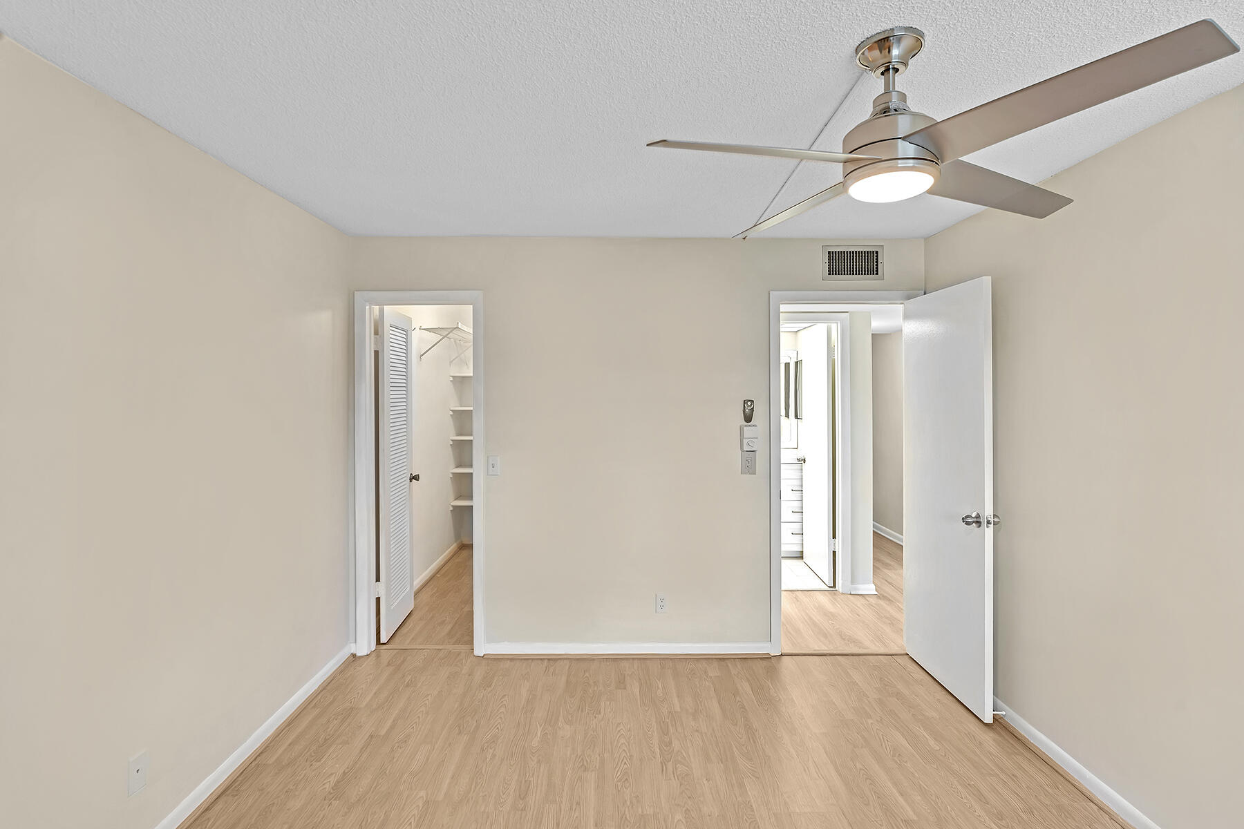 KINGS POINT SAXONY CONDOS - Residential