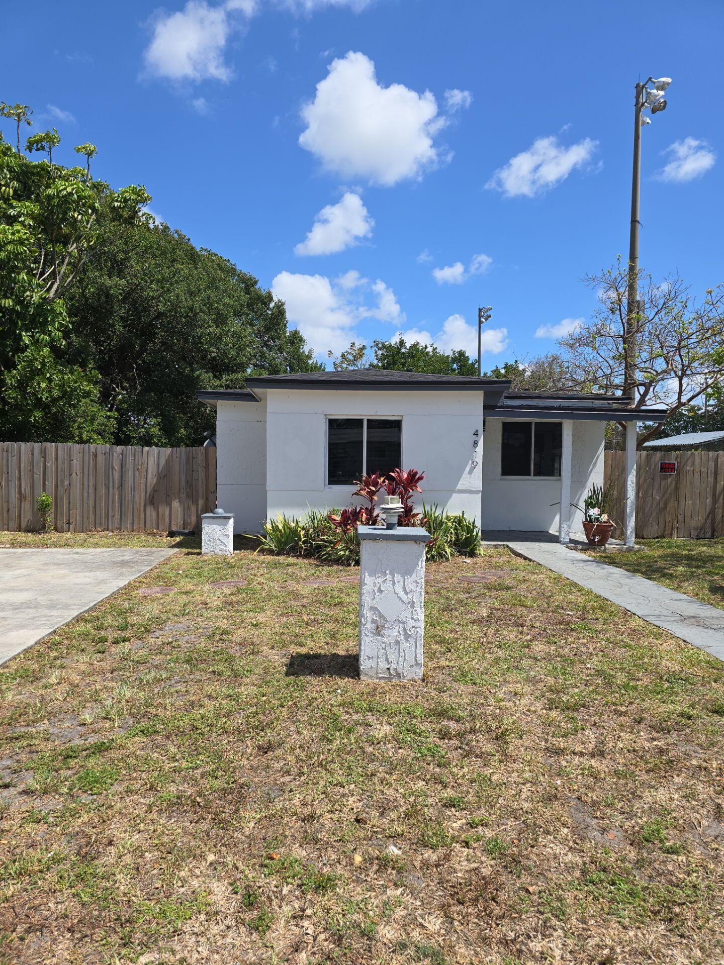 CARVER RANCHES - Residential Lease