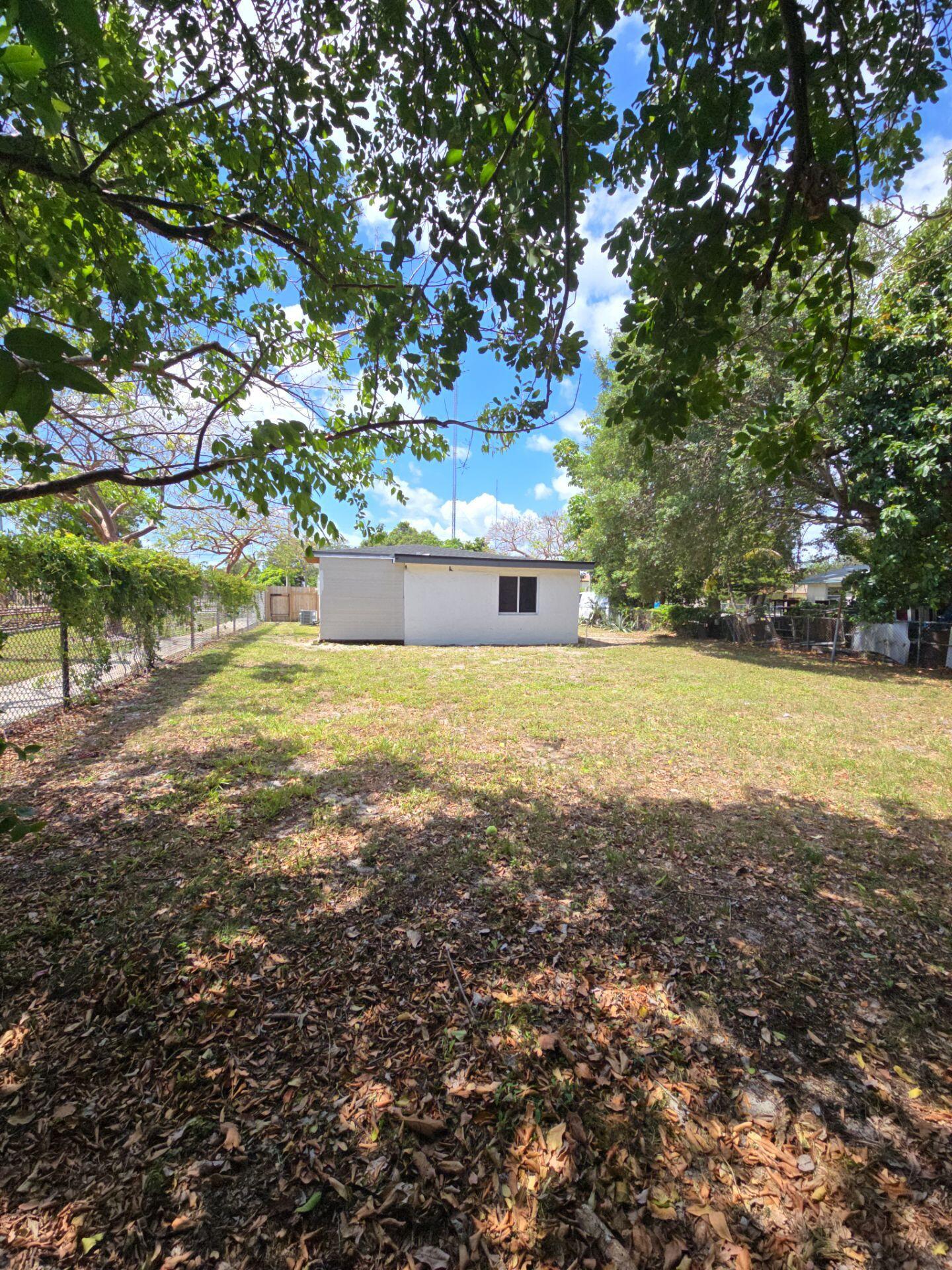 CARVER RANCHES - Residential Lease