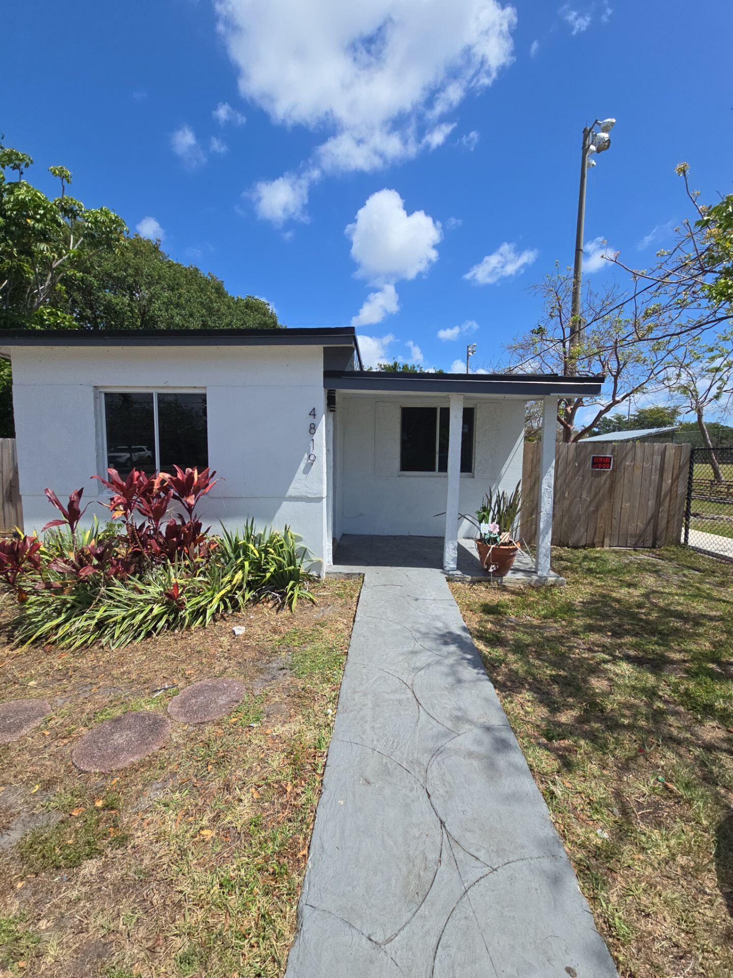 CARVER RANCHES - Residential Lease