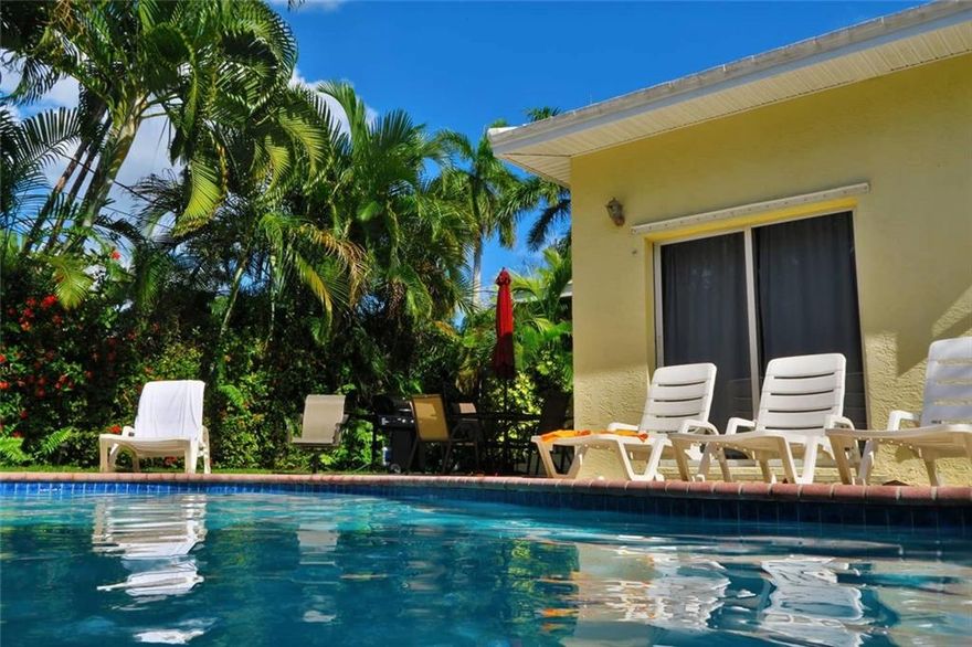 Villa Tropical oasis is a 3 bedroom -2 bathroom (large master suite with an in-suite bathroom with Jacuzzi) vacation home with large heated private pool in secluded tropical surroundings. Very conveniently located, close to Fort Lauderdale Beach, Galleria Mall, Hugh Taylor Birch State Park, easy access to US1 and I95. Pet policy to be discussed. Fully furnished and equipped with everything you will need. Just bring your personal belongings! Looking for a long term rental. Flexible terms, available full time starting April 20th 2020. Villa Tropical oasis is a 3 bedroom -2 bathroom (large master suite with an in-suite bathroom with Jacuzzi) vacation home with large heated private pool in secluded tropical surroundings. Very conveniently located, close to Fort Lauderdale Beach, Galleria Mall, Hugh Taylor Birch State Park, easy access to US1 and I95. Pet policy to be discussed. Fully furnished and equipped with everything you will need. Just bring your personal belongings! Looking for a long term rental. Flexible terms, available full time stating April 20th 2020.