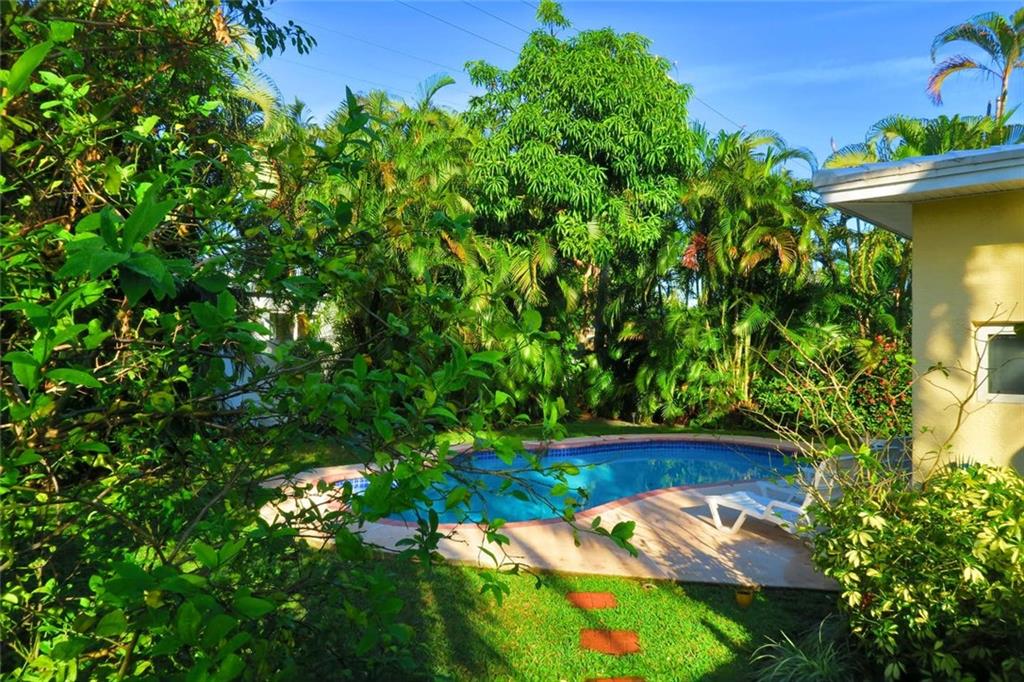 Poinsettia Heights 24-46 - Residential Lease