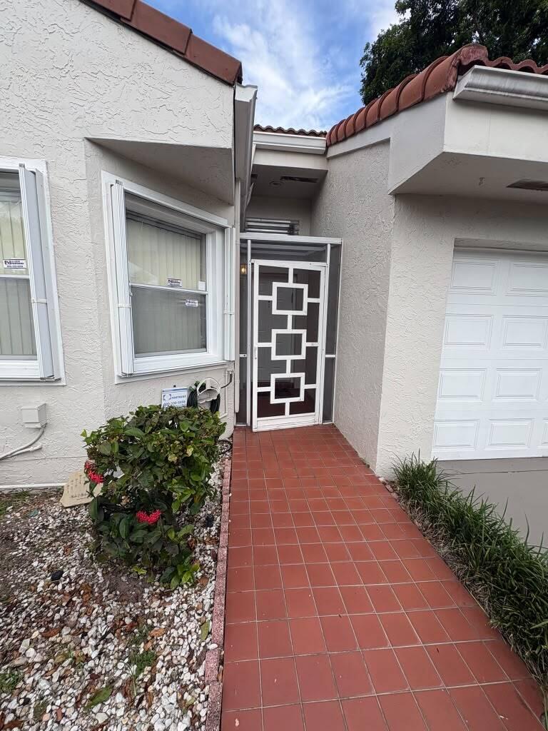 10941 LADERA Lane B