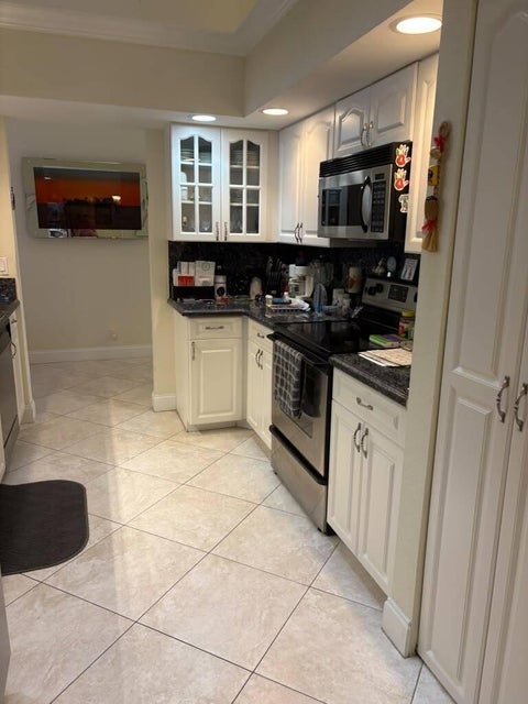 Tiny photo for 10941 LADERA Lane #B, Boca Raton, FL 33498 (MLS # B26090065)