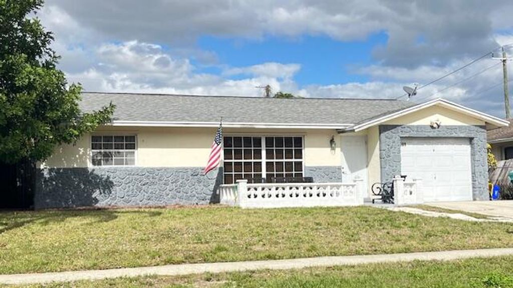 Photo of 609 SW 4th Avenue, Boynton Beach, FL 33426 (MLS # R11156876)