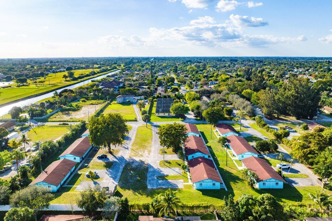 PALM BEACH FARMS - Residential Income