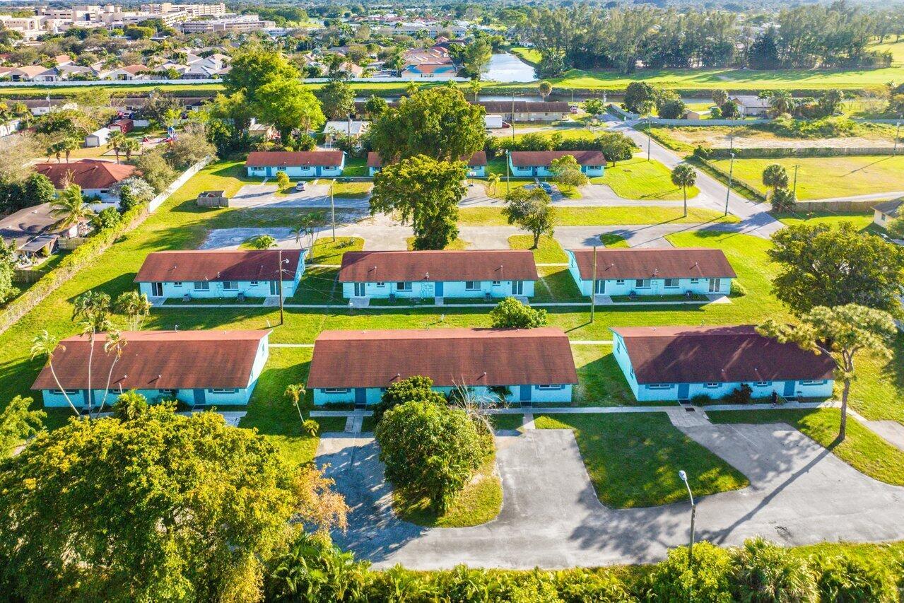 PALM BEACH FARMS - Residential Income