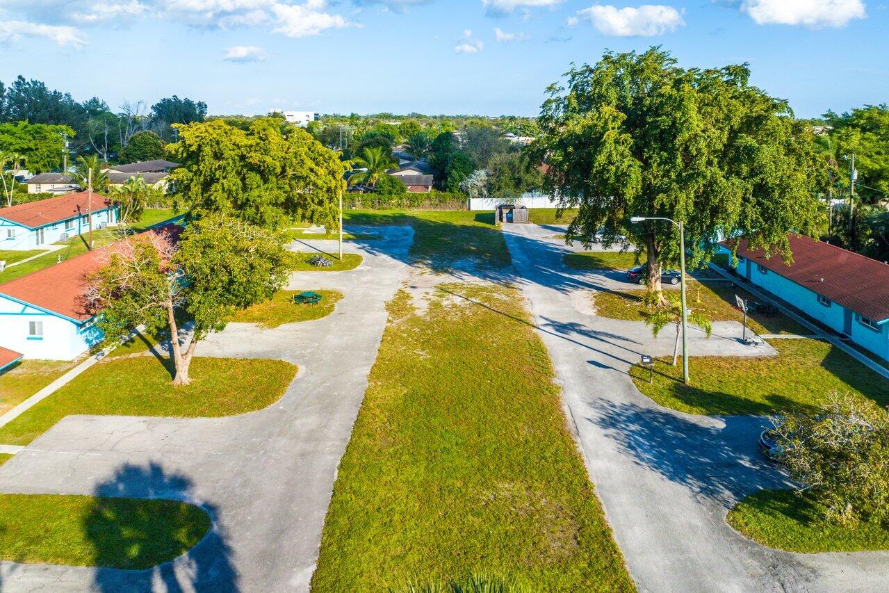 PALM BEACH FARMS - Residential Income